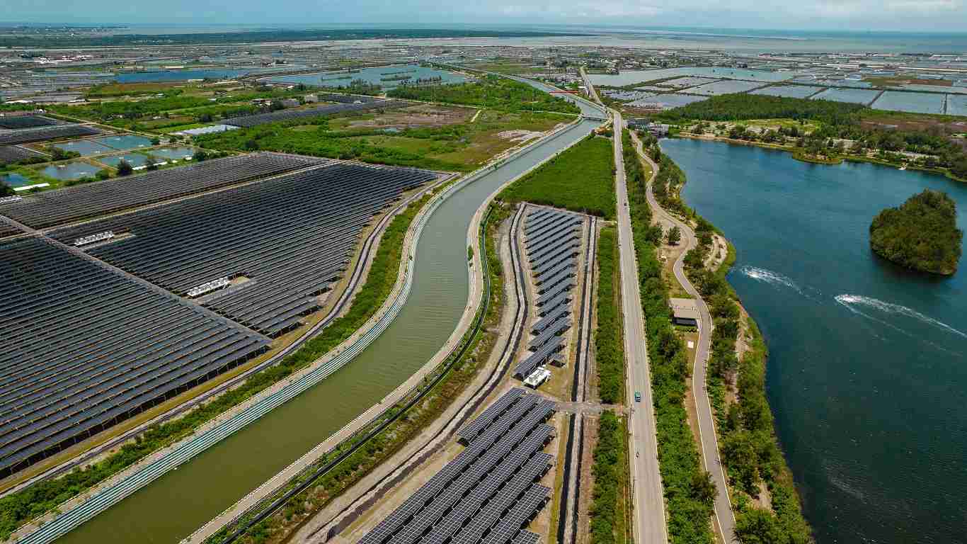 人生就是博能源事业提供智慧能源管理、、太阳能监控管理、、、、全方位电厂建置及运维解决方案，，，，并拥有管理超过6000案场的经验